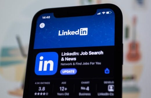 How to Use LinkedIn to Land Job Opportunities Quickly
